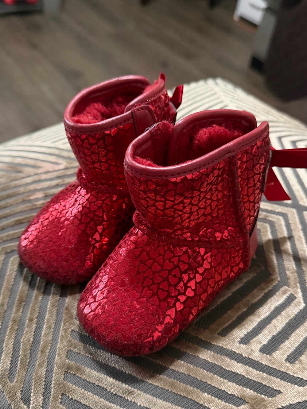 UGG Shiny Red Heart-Pattern Baby Booties